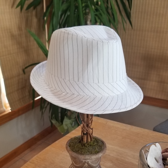 NWOT FERDORA - Picture 1 of 6